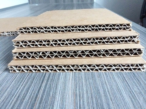 江(jiang)蘇重型紙箱(xiāng)